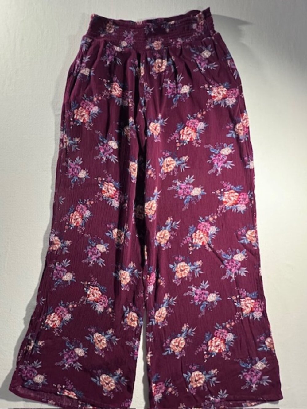 XHILARATION Vibrant floral‎ maroon pants elastic waist lightweight flowy Wide Sm